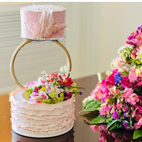 نمونه اجرا شده با بکارگیری استراکچر کیک مدل حلقه کیک عروسی با ابعاد مشخص شده در تصویر